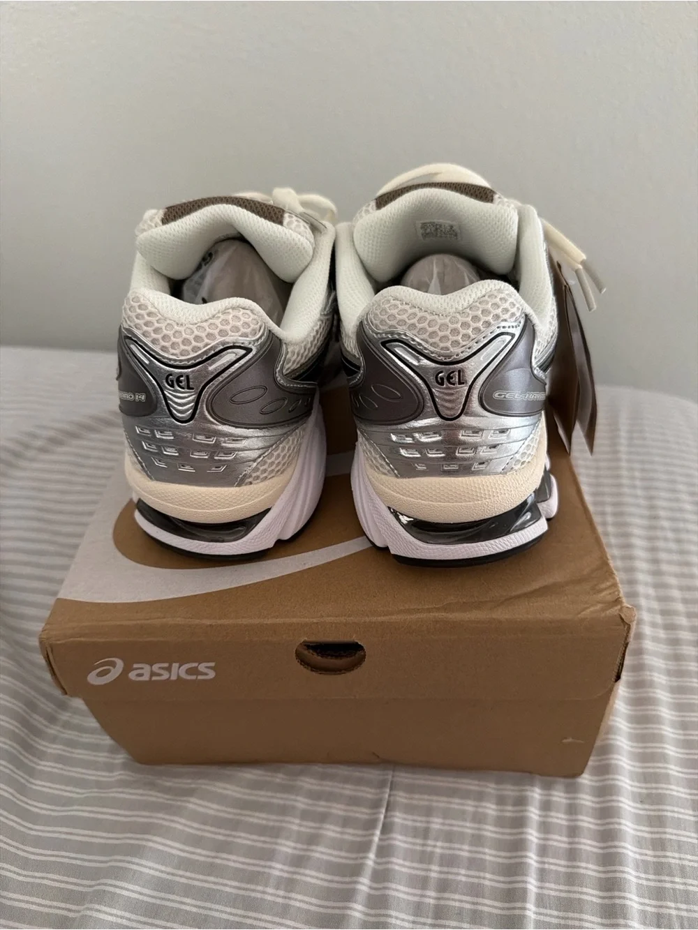 New ASICS Men’s Gel Kayano 14 Cream/Black Size 8